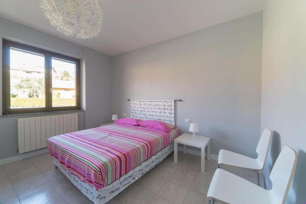 Luxurious Attic-Swimming Pool Villa Riva di Solto Dış mekan fotoğraf