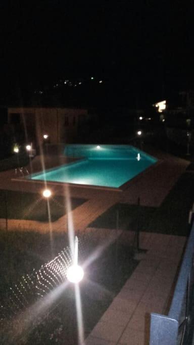 Luxurious Attic-Swimming Pool Villa Riva di Solto Dış mekan fotoğraf