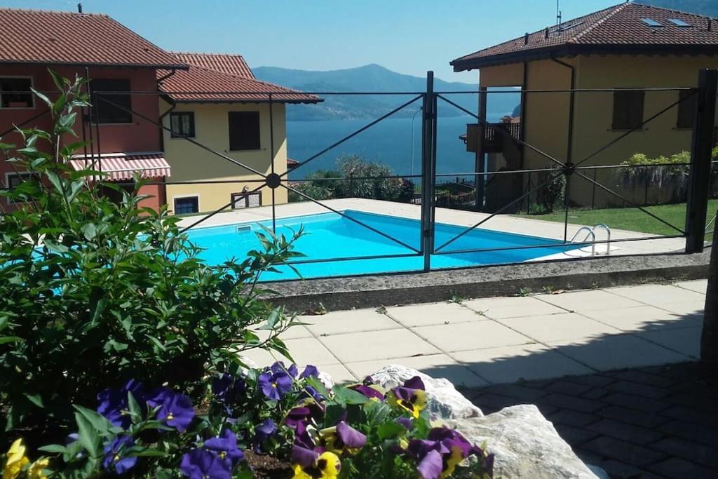 Luxurious Attic-Swimming Pool Villa Riva di Solto Dış mekan fotoğraf